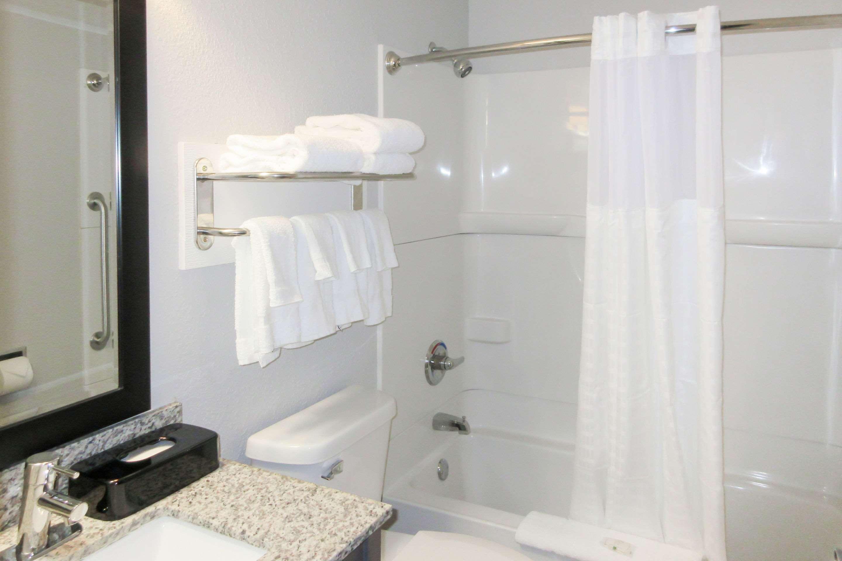Quality Inn & Suites Hammond Near I-8090 Esterno foto