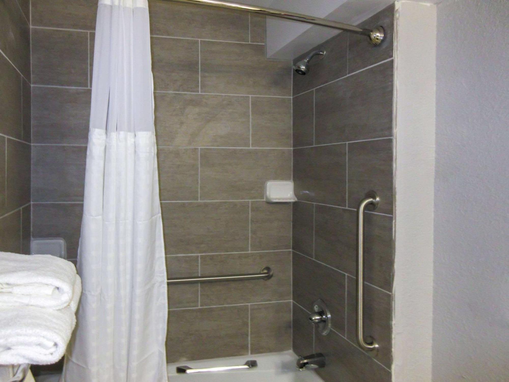Quality Inn & Suites Hammond Near I-8090 Esterno foto